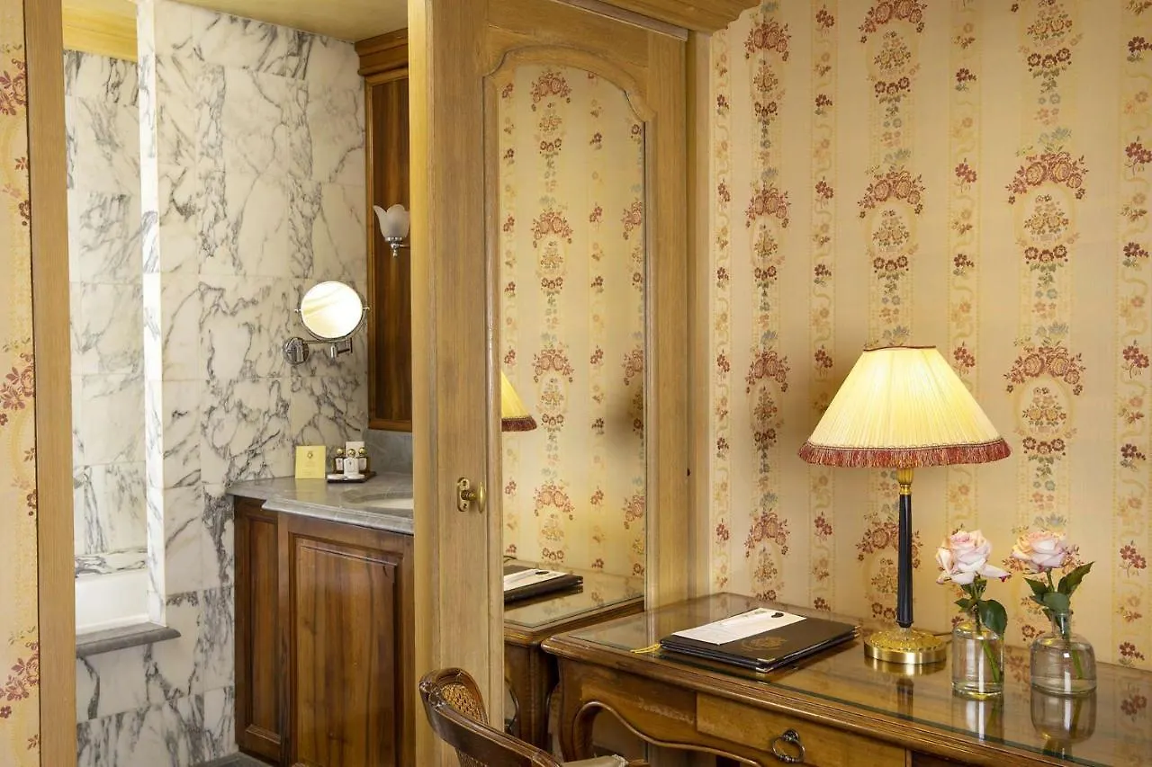 Otel Chambiges Elysees Paris