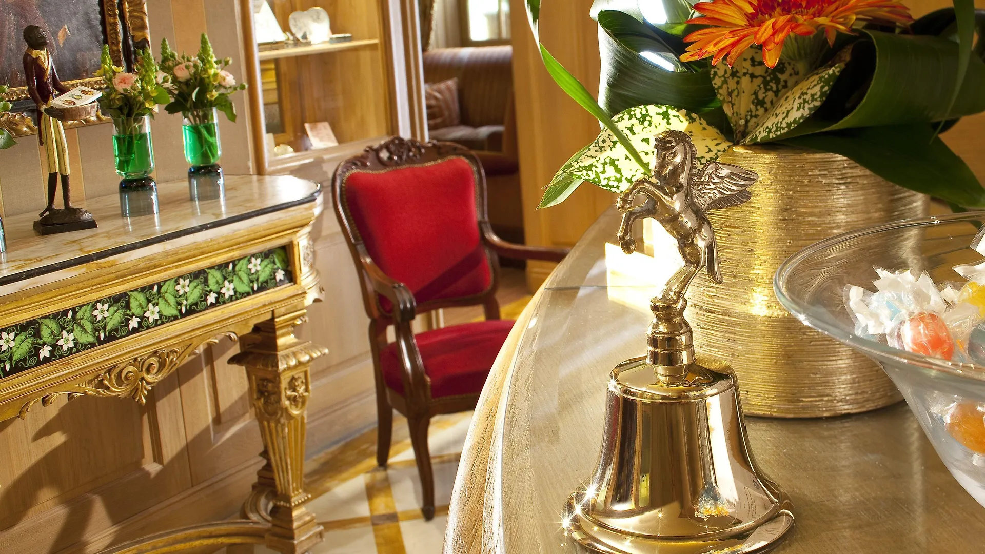 Otel Chambiges Elysees Paris