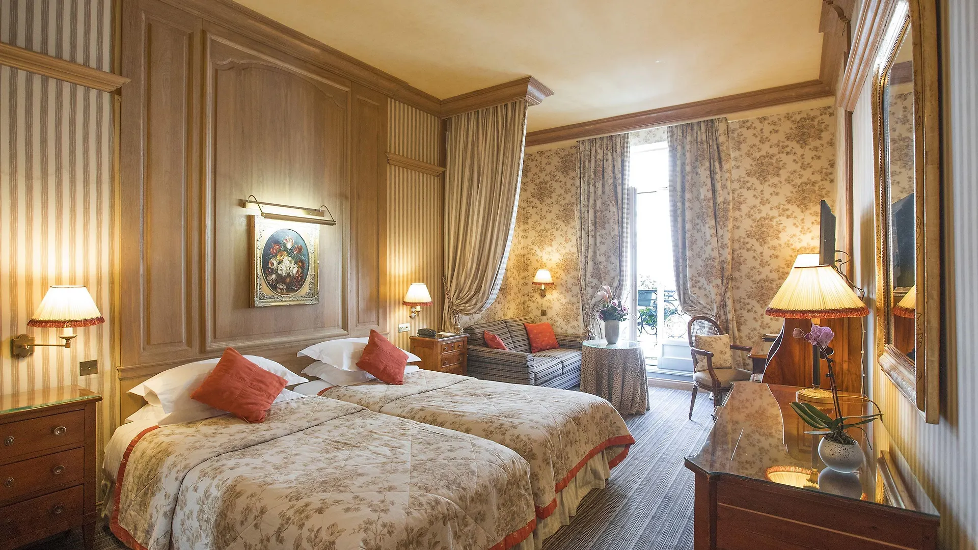 Chambiges Elysees Paris Hotel