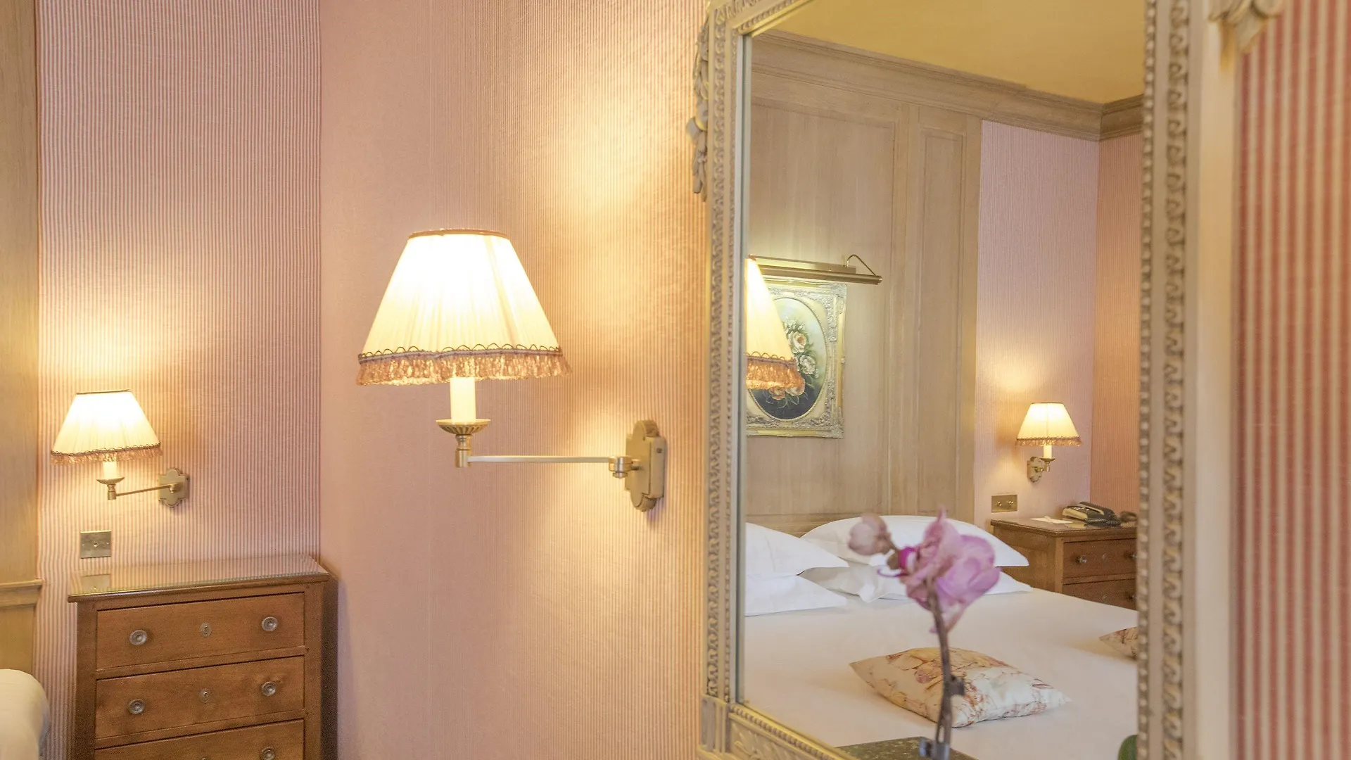 Hotel Chambiges Elysees Paris