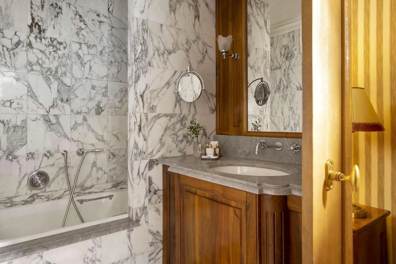 Hotel Chambiges Elysees Paris