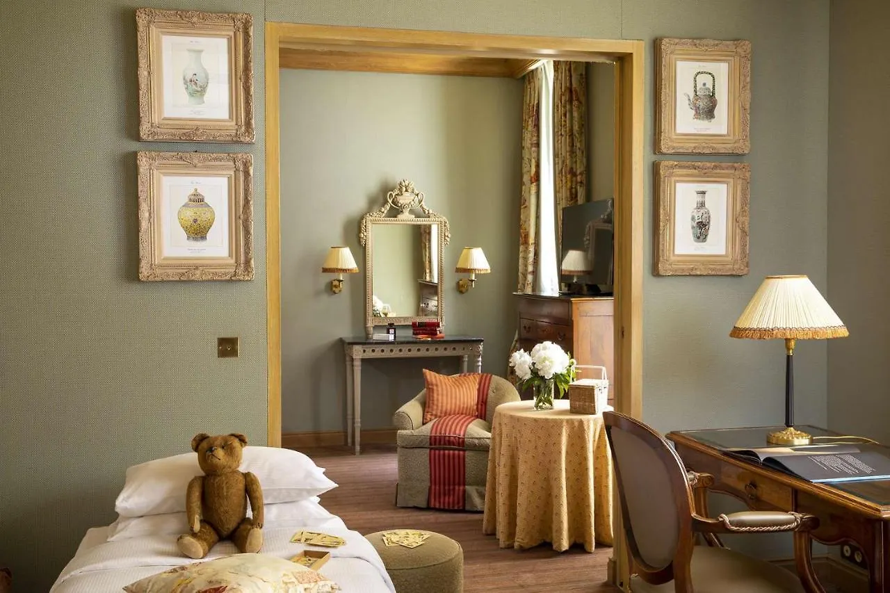 Chambiges Elysees Paris 4*,