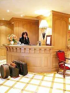 **** Hotel Chambiges Elysees Paris Frankreich