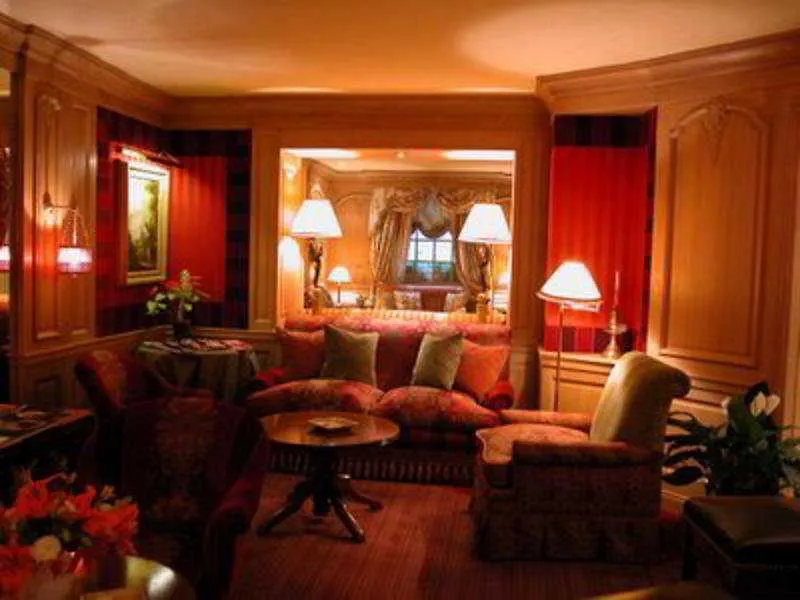 Chambiges Elysees Paris 4*,