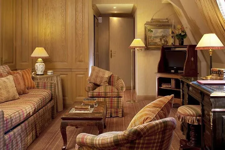 Hotel Chambiges Elysees Paris